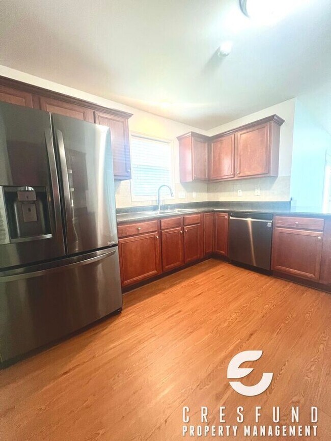 Building Photo - 3bedroom 2.5 Bath Home in Overhills Creek-...