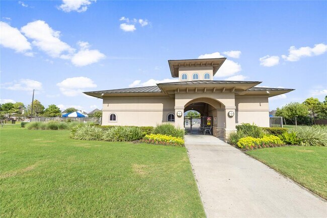 Building Photo - 13211 Misty Shore Ln
