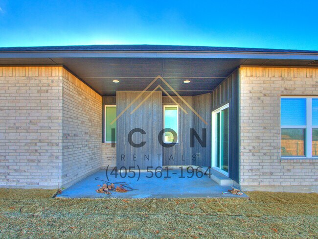 Building Photo - 5001 SE 86th St