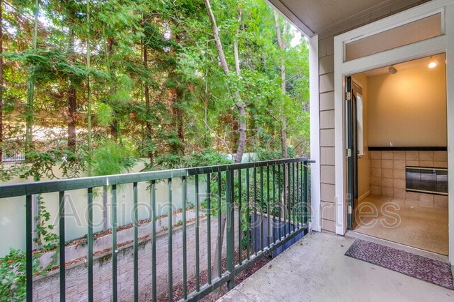 Building Photo - 2160 Santa Cruz Ave