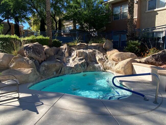 Building Photo - Fabulous Gated Community Near Summerlin