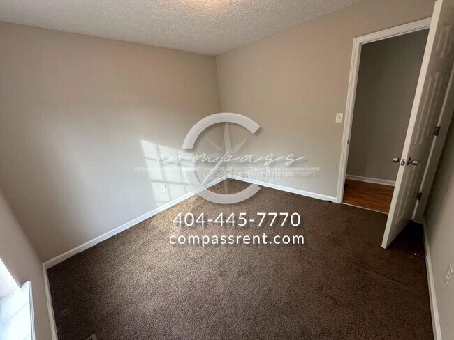 Building Photo - 484 Rustin Dr