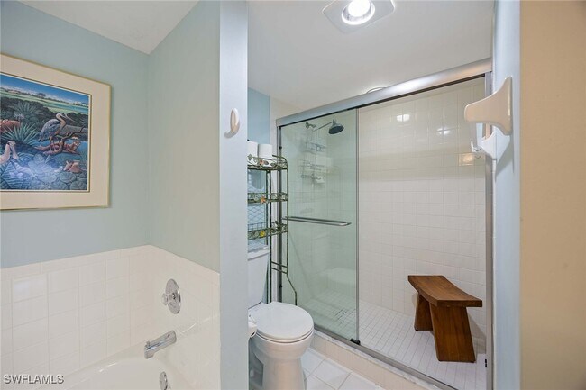 Building Photo - 4251 Lake Forest Dr