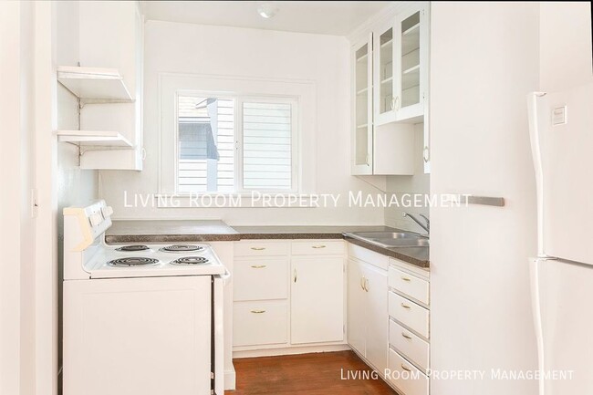 Building Photo - Cute Close-In Bungalow in Eliot Neighborhood