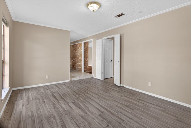 Building Photo - 27210 Jimmy Ln