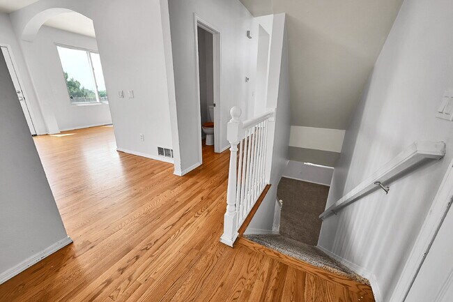 Building Photo - $2,995, 4 bed, 3.5 bath, located in Monume...