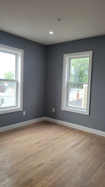 Building Photo - 341 Cambridge St