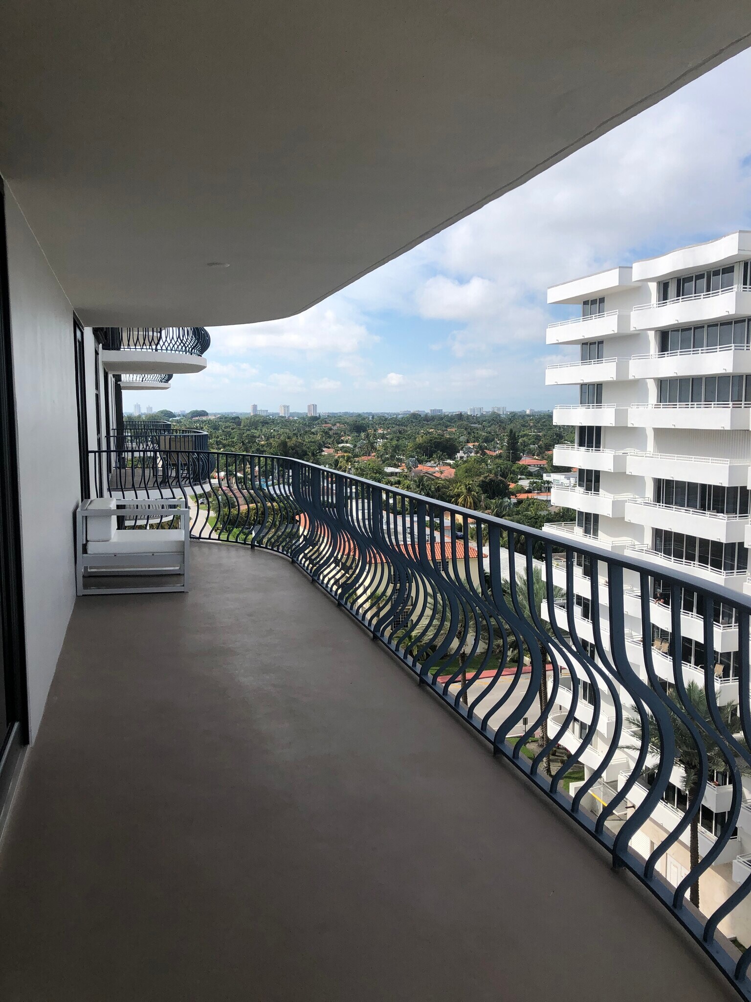 Building Photo - 8877 Collins Ave