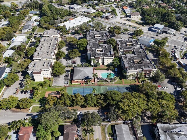 Building Photo - 11905 NE 2nd Ave