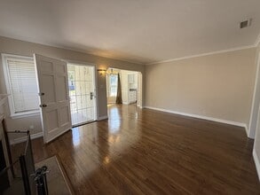 Building Photo - 3111 Jeffries Ave