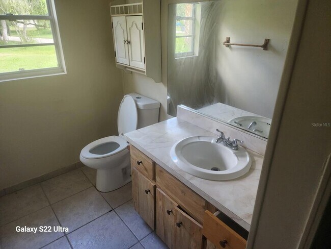 Building Photo - 1817 Los Pinos Rd