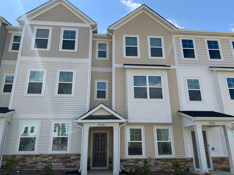 Primary Photo - Room in Townhome on Chert Ln