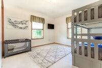 Building Photo - 660 S Majestic View Dr