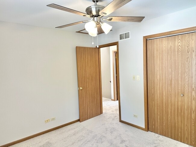 Building Photo - 540 N Crystal Ave