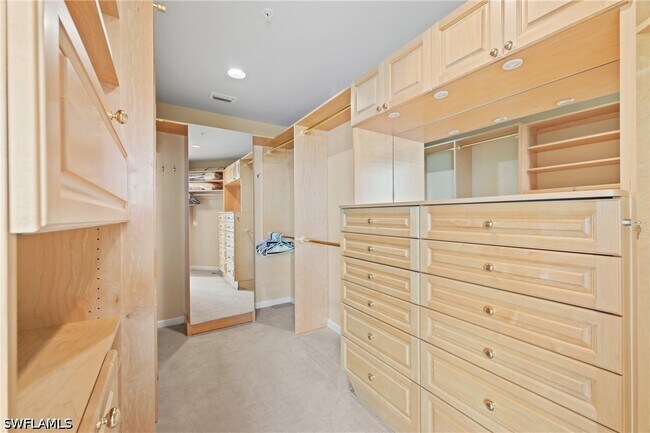 Building Photo - 60 Seagate Dr