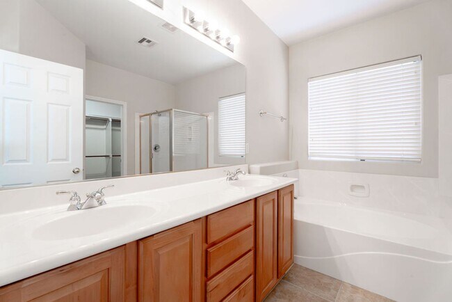 Building Photo - 4433 Weitzman Pl