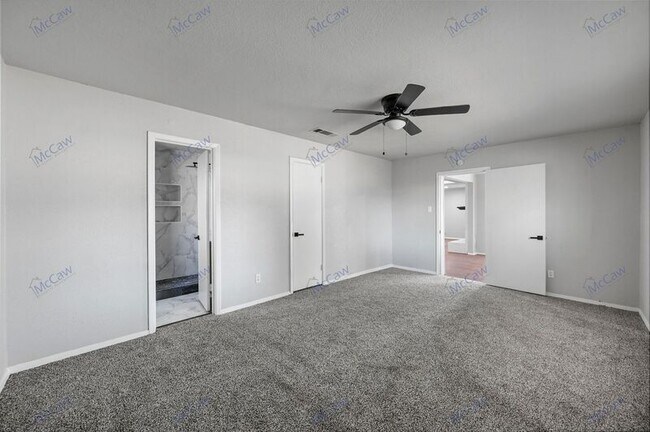 Building Photo - 3621 Spring Valley Dr