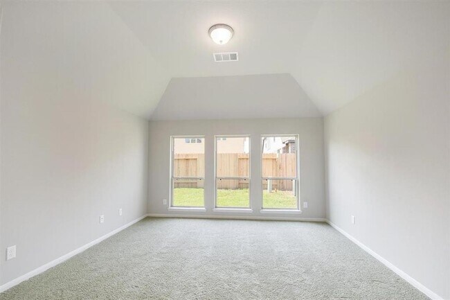 Building Photo - AVAILABLE NOW! This  3 bedroom, 2.5 bath, 1.5 story home is located in the convenient location of...