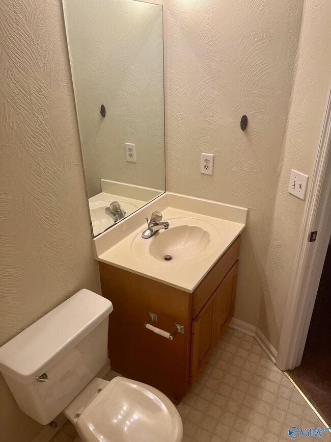 Building Photo - 2524 Autumn Ridge Dr SW