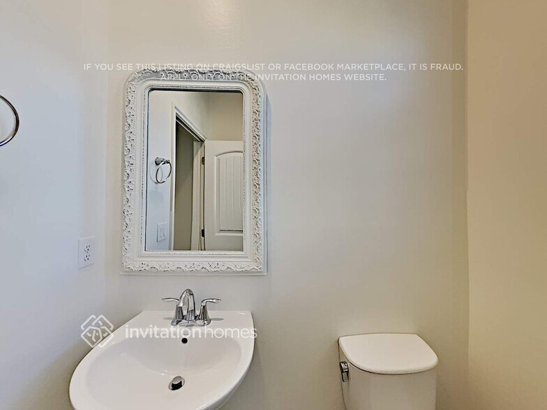 Building Photo - 5029 S Chassis