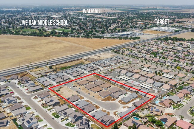Building Photo - 2467 Oakmont Cir