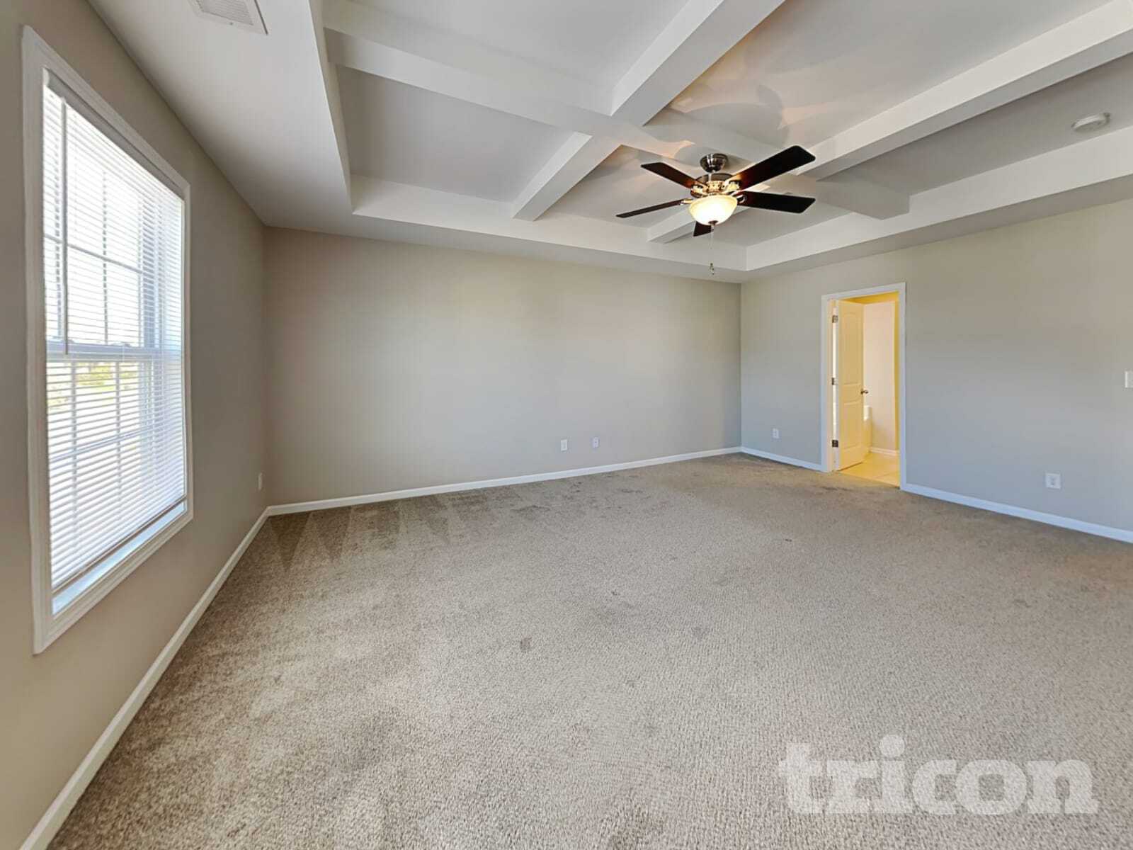 Building Photo - 447 Knothole Ln