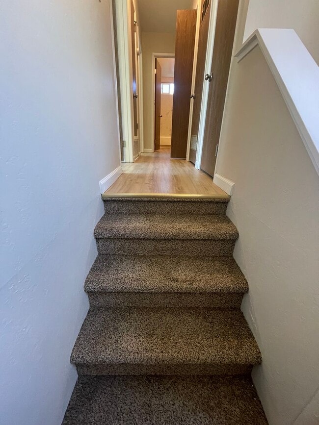 Building Photo - Wonderful Updated 2 Bedroom Home.