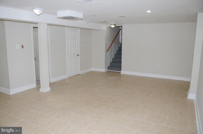 Building Photo - 6118 Tammy Dr