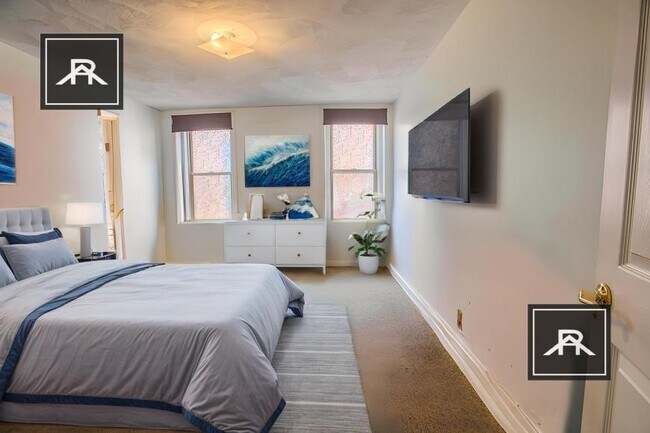 Building Photo - 3 bedroom in Brookline MA 02135