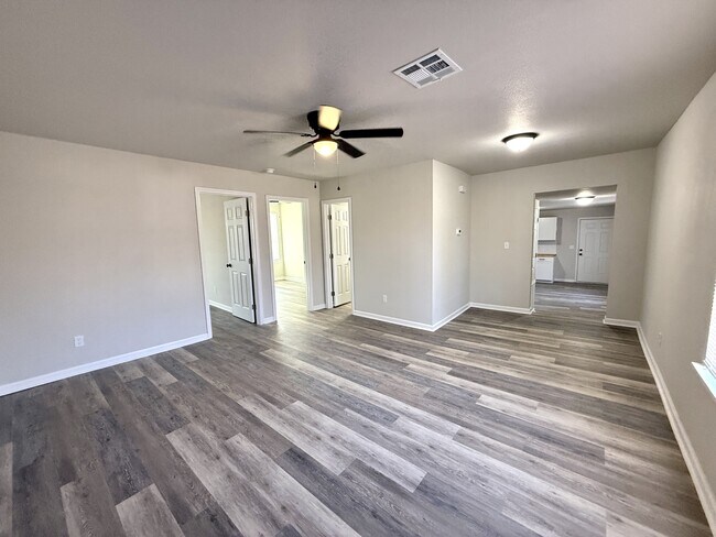 Building Photo - 312 M St NE