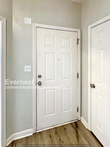 Building Photo - 223 Shenandoah Dr