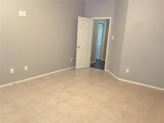 Building Photo - 15617 Gatehouse Dr