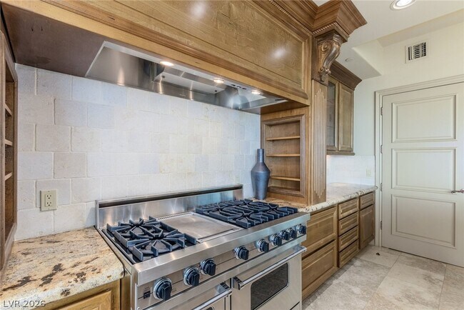 Building Photo - 9103 Alta Dr