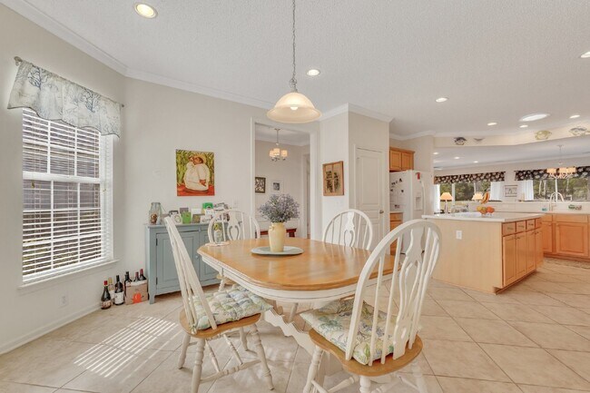 Building Photo - "Spacious Golf and Lagoon View 2 Bed, 2 Bath Rental Home in Sun City!