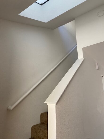 Building Photo - 1404 Woodlake Dr