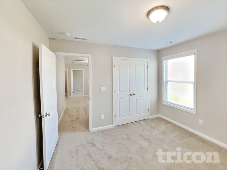 Building Photo - 932 Peninsula Pl