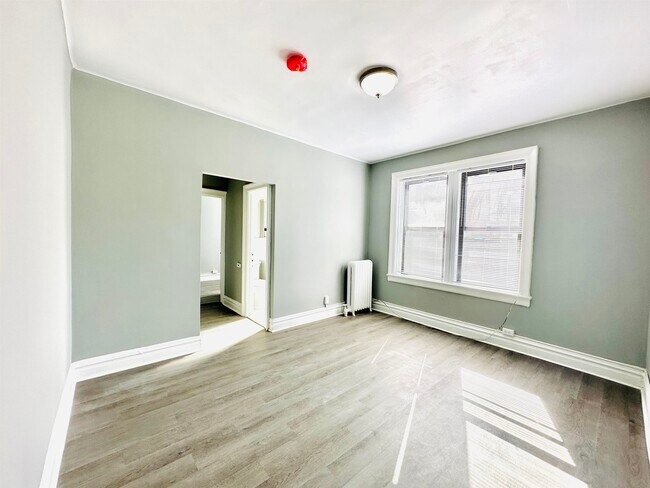 Building Photo - 117 Corbin Ave