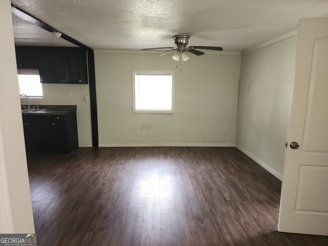 Building Photo - 1373 Elm Cir