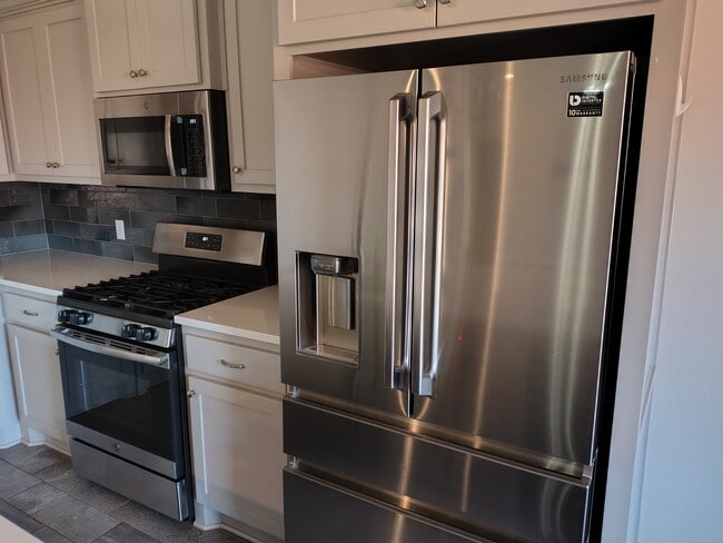 Building Photo - 609 Timberbrook Dr