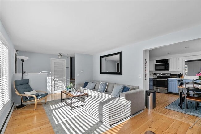 Building Photo - 84 Birchwood Dr