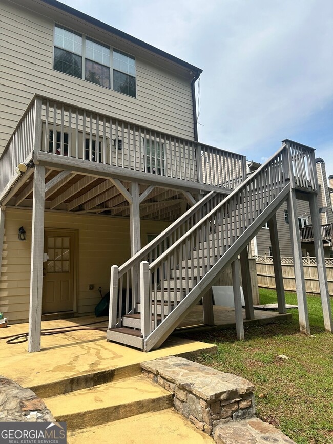 Building Photo - 711 Pine Grove Cir