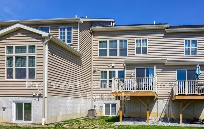 Building Photo - 274 Kestrel Ct