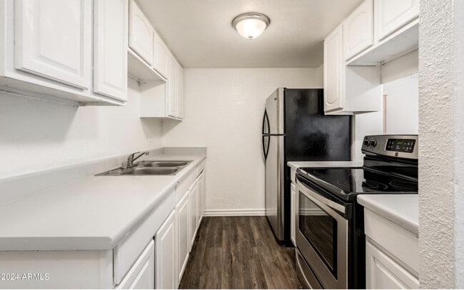 Building Photo - 4040 W Palomino Rd