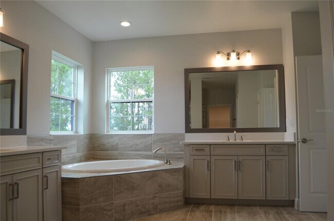 Building Photo - 35311 Big Hawk Dr