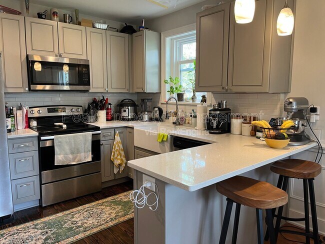 Building Photo - 3514 Montrose Ave