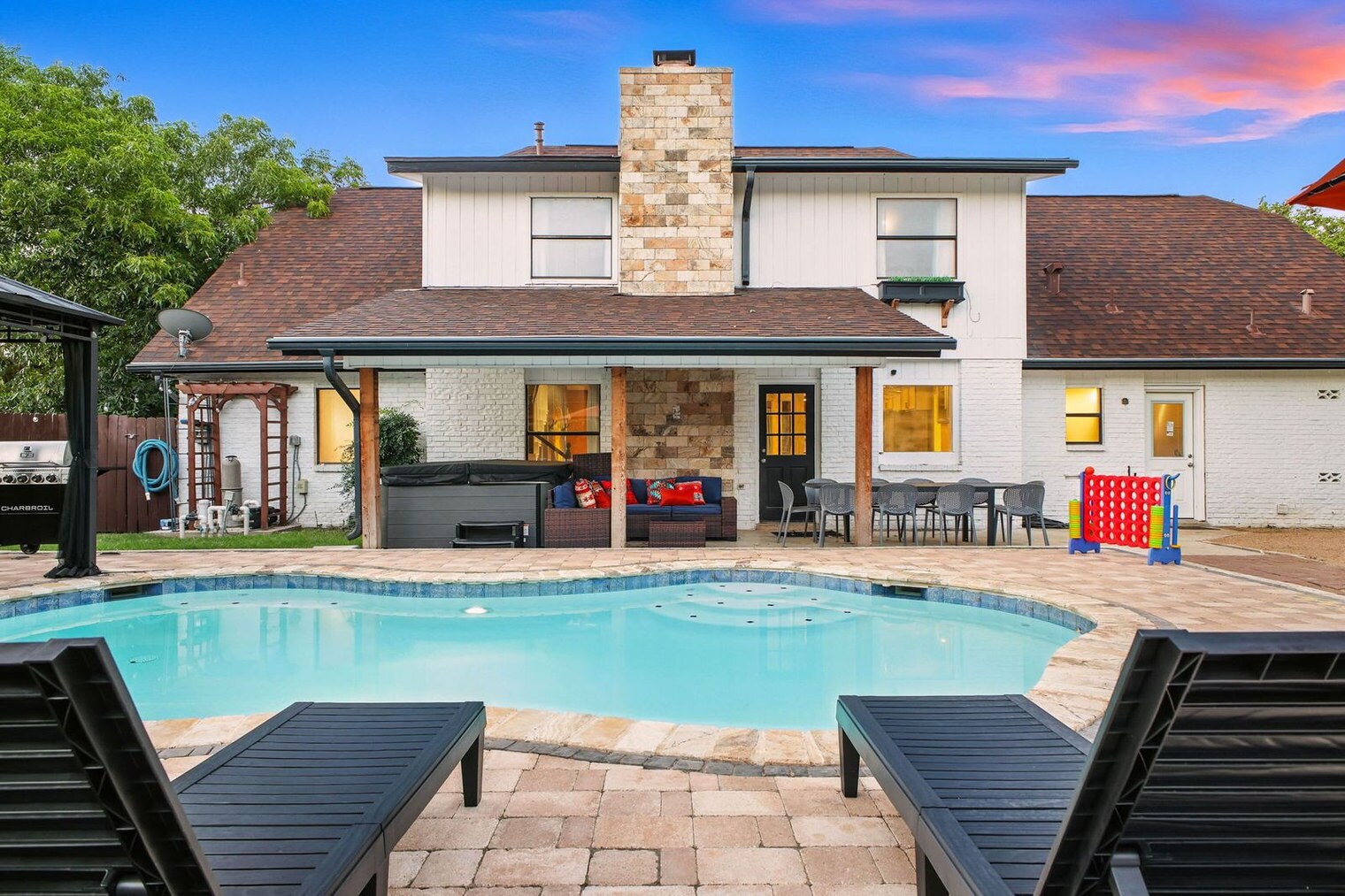 Building Photo - 8922 Hetherington Dr