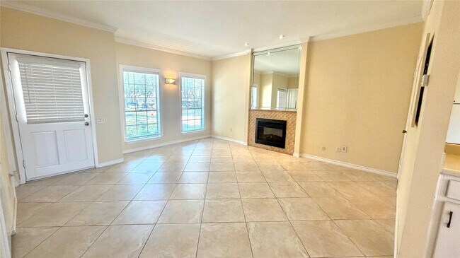 Building Photo - 11710 Southlake Dr