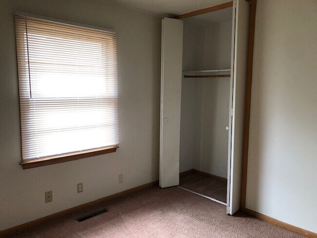 Building Photo - Three-Bedroom, 1-Bath House