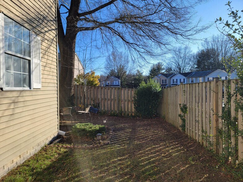Building Photo - 5219 Quince Ct