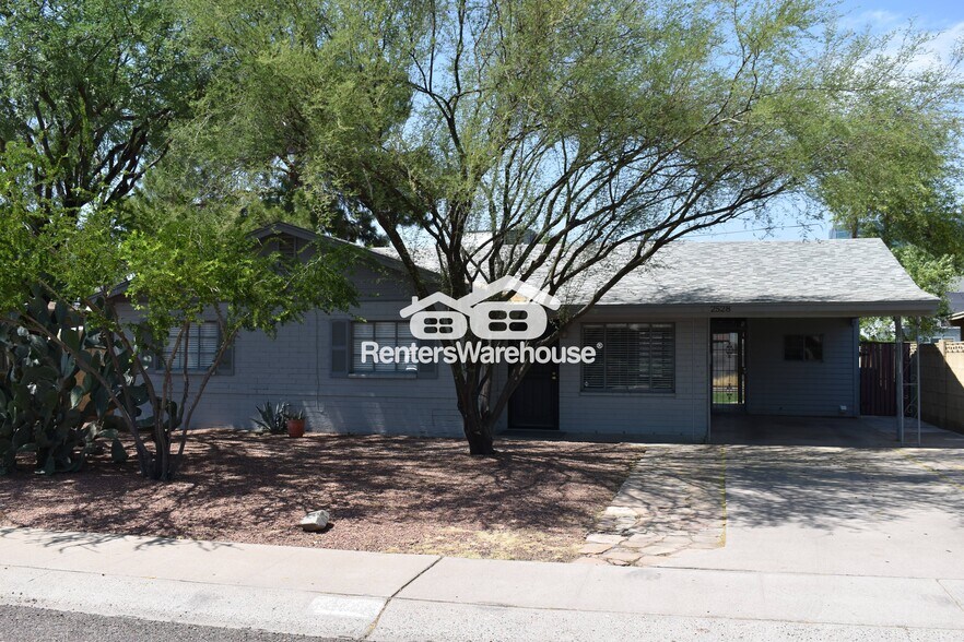 Primary Photo - 2528 E Coolidge St